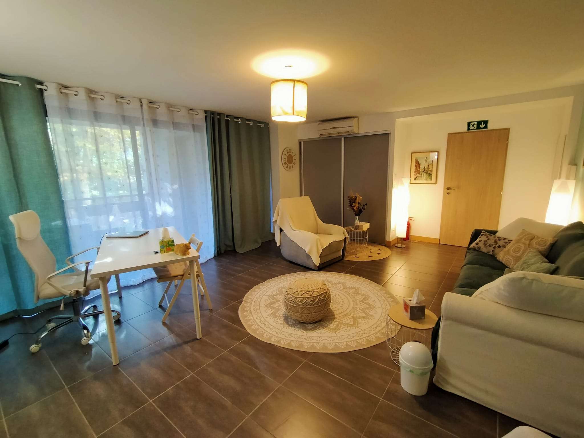 Le bureau de consultation,