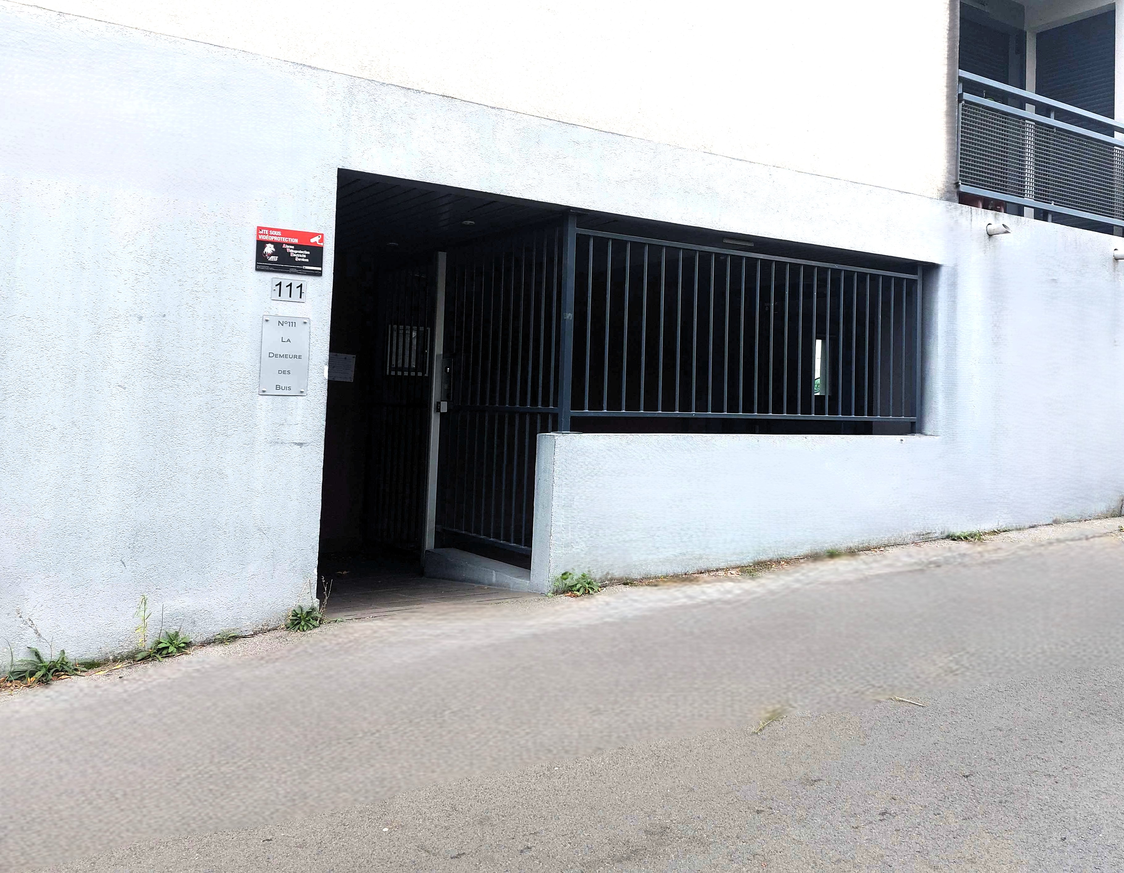 ..., et facile d'accès.